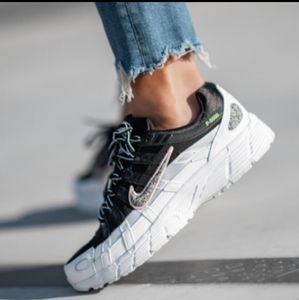 NIB Nike Women's P-6000 SE Sneakers Shoes  - 8.5